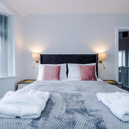 Sandileigh House By Yourstays - Luxurious 3 Bedroom House In Altrincham Extérieur photo