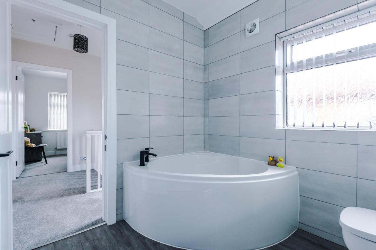 Sandileigh House By Yourstays - Luxurious 3 Bedroom House In Altrincham Extérieur photo