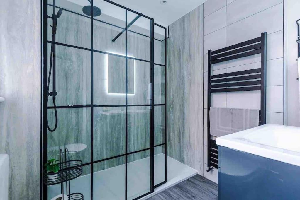Sandileigh House By Yourstays - Luxurious 3 Bedroom House In Altrincham Extérieur photo
