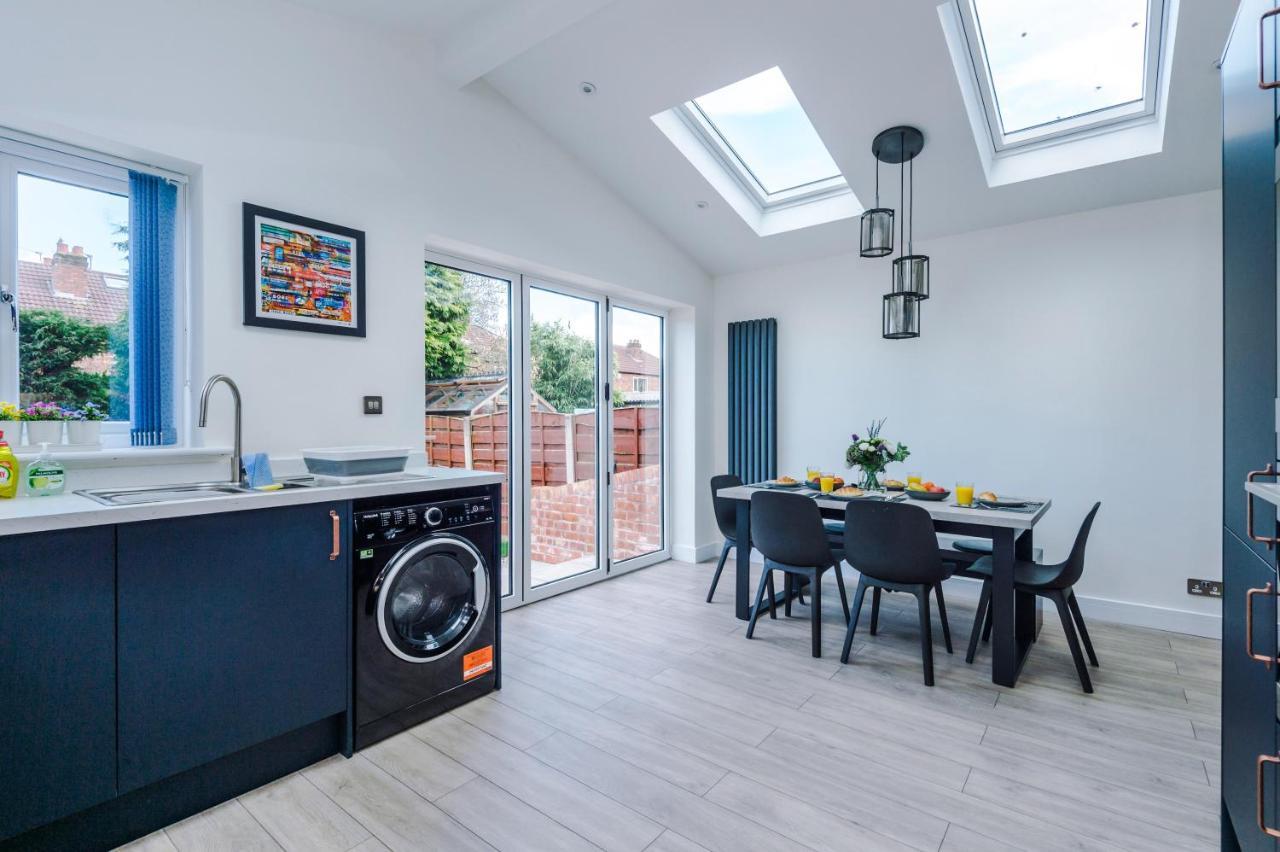 Sandileigh House By Yourstays - Luxurious 3 Bedroom House In Altrincham Extérieur photo