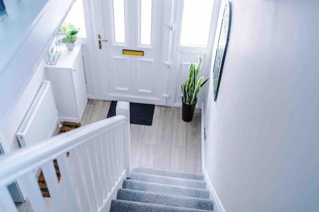 Sandileigh House By Yourstays - Luxurious 3 Bedroom House In Altrincham Extérieur photo