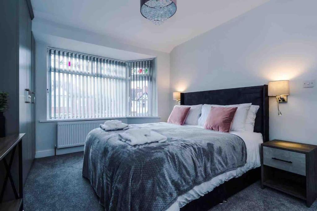Sandileigh House By Yourstays - Luxurious 3 Bedroom House In Altrincham Extérieur photo