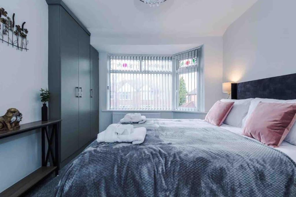 Sandileigh House By Yourstays - Luxurious 3 Bedroom House In Altrincham Extérieur photo